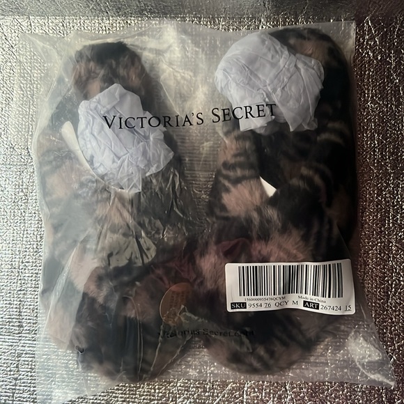 Pink Faux Fur Slides - Picture 2 of 4